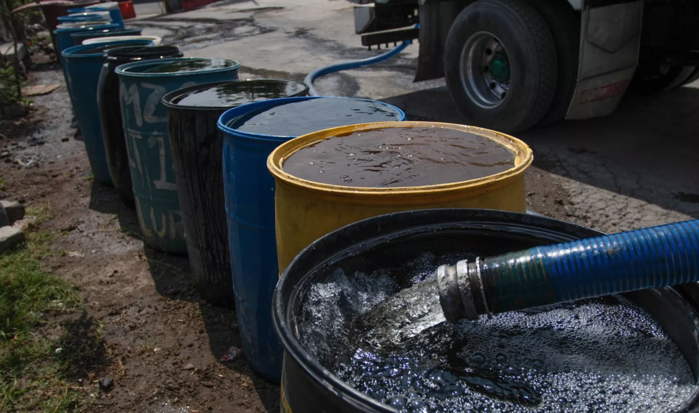 Promete López Obrador resolver crisis de agua en CDMX